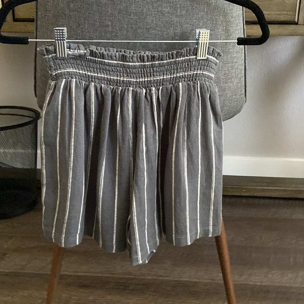 Universal Thread Shorts - Picture 3 of 5